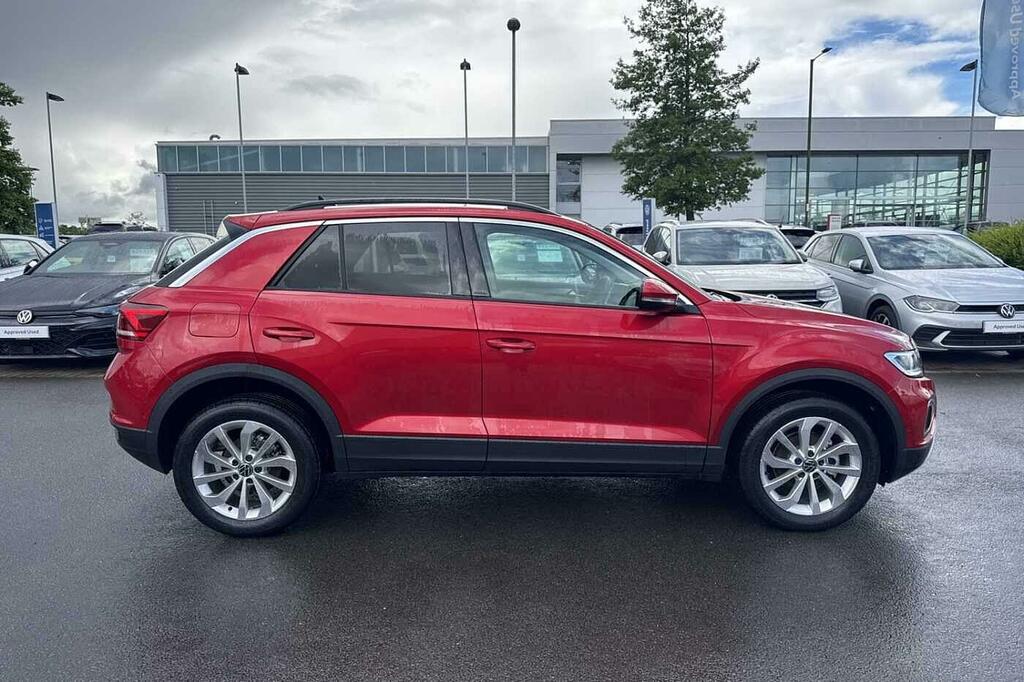 Volkswagen T-Roc 1.5 Tsi Match SL26TKD Red #4