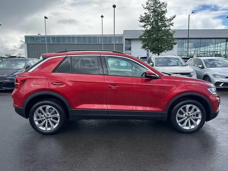 Volkswagen T-Roc 1.5 Tsi Match Red #4