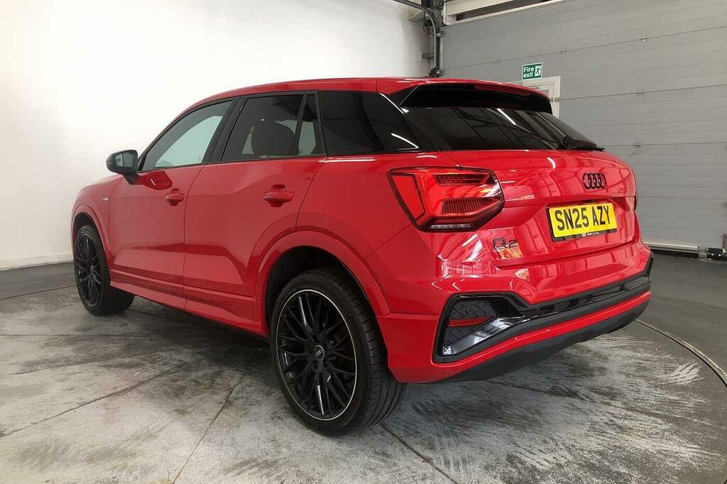 Audi Q2 Black Edition 35 Tfsi 150 Ps S Tronic SN25AZY Red #3