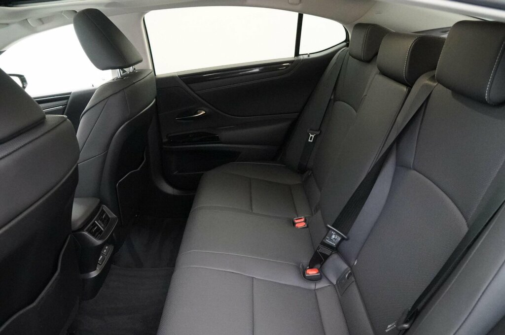Lexus ES 300H Black #16