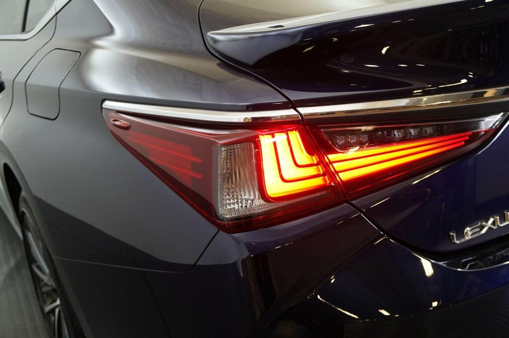 Lexus ES 300H Black #34