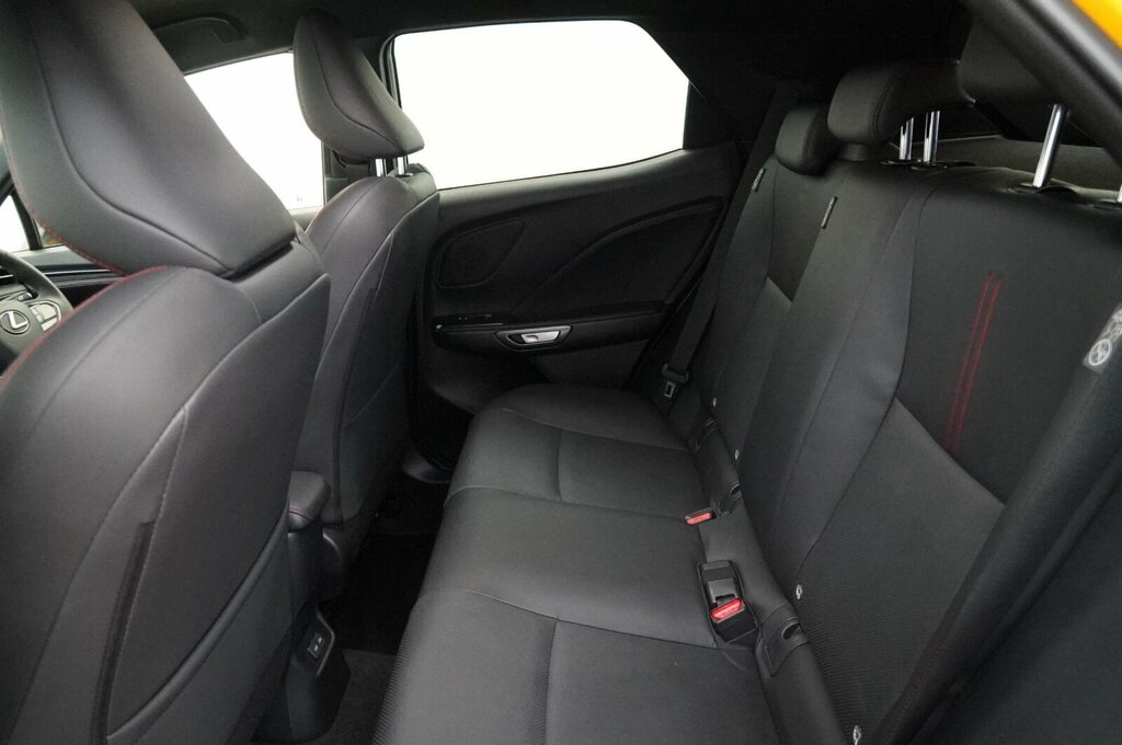 Lexus LBX 1.5 Premium Plus Design E-cvt Grey #15