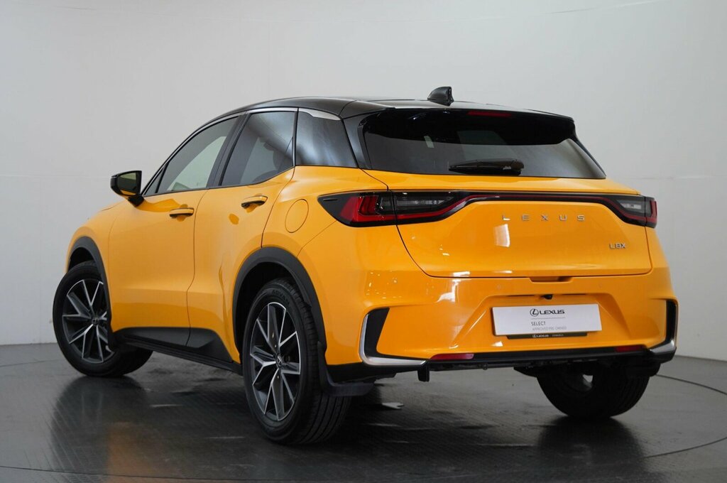 Lexus LBX 1.5 Vvt-ie Premium Plus E-cvt Euro 6 Ss Yellow #3