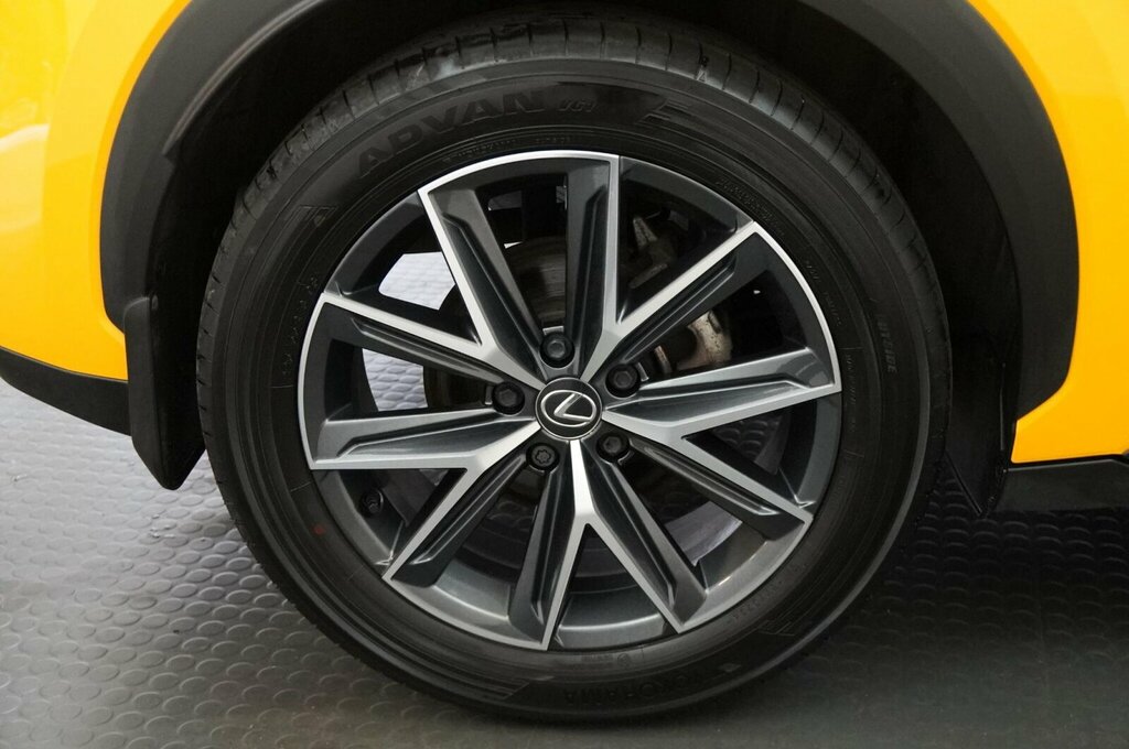 Lexus LBX 1.5 Premium Plus Design E-cvt Grey #25