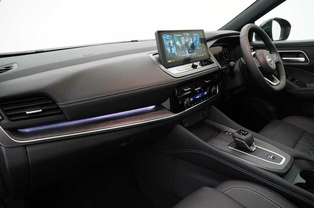 Nissan Qashqai 1.3 Dig-t Mh 158 Tekna X-tronic With Glass Ro Black #2