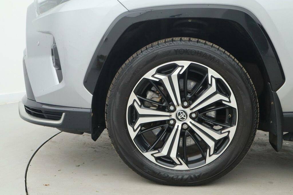 Toyota Rav 4 Dynamic White #28