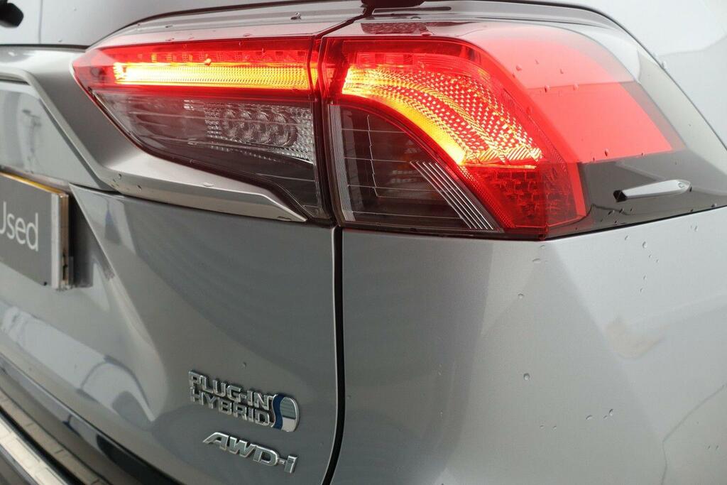 Toyota Rav 4 Dynamic White #24