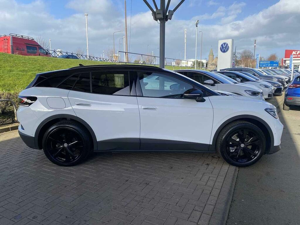 Volkswagen ID.4 210Kw 4Motion Black Edition Pro White #4