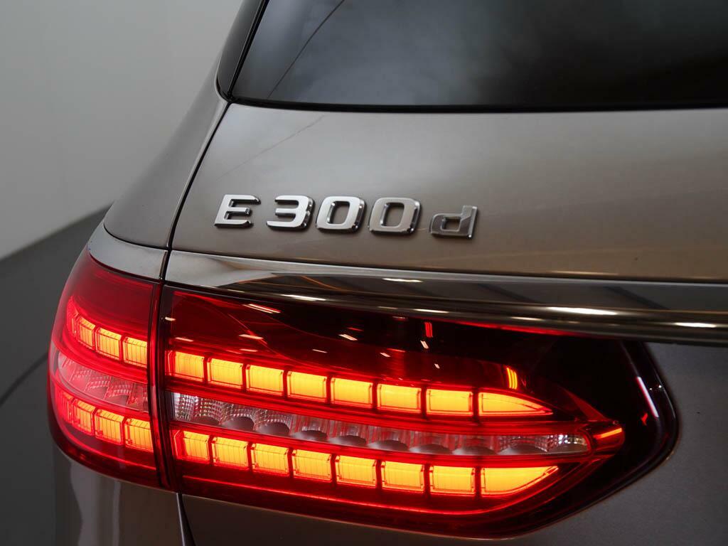 Mercedes-Benz E Class E 220 D Amg Black #37