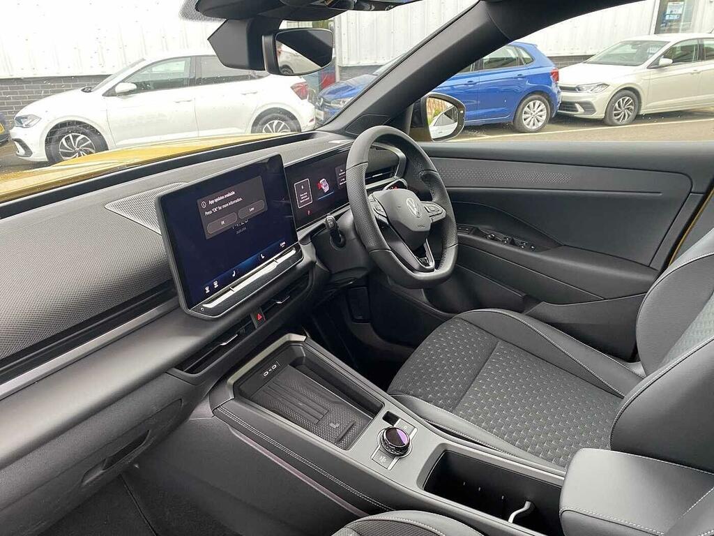 Volkswagen T-Roc 1.5 Etsi 150 R-line Dsg SK26CXU #2