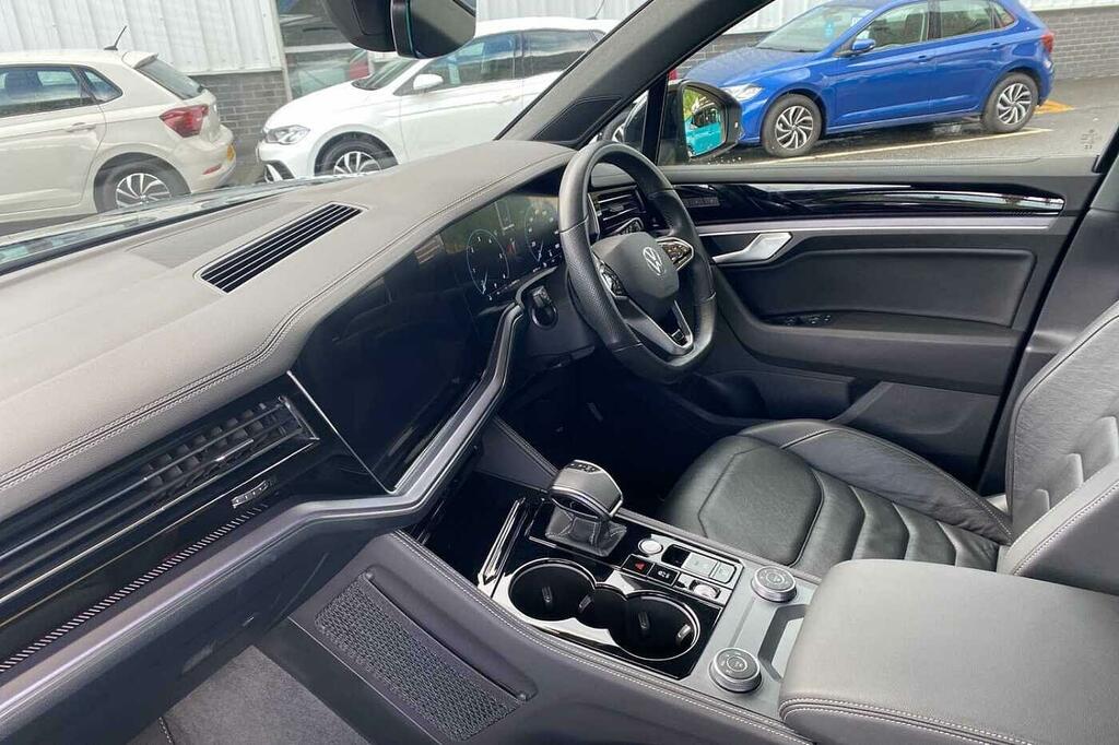 Volkswagen Touareg 3.0 V6 Tdi 4Motion 286 Black Edition WU73RRV Black #2