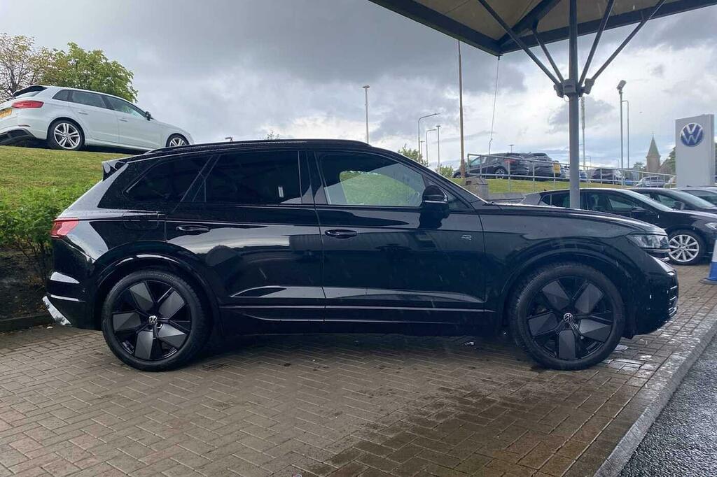 Volkswagen Touareg 3.0 V6 Tdi 4Motion 286 Black Edition WU73RRV Black #4