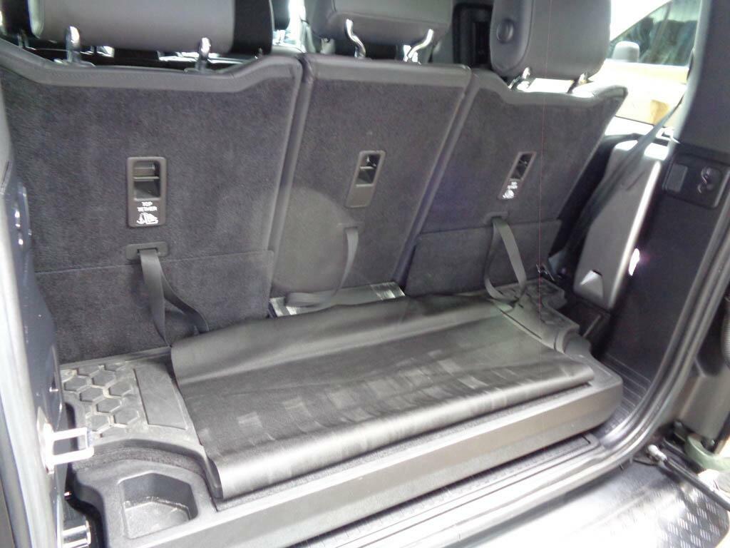 Land Rover Defender X-dynamic Hse White #9