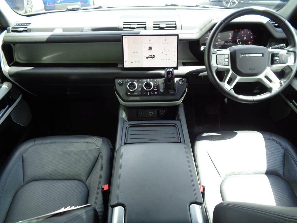 Land Rover Defender X-dynamic Hse White #31