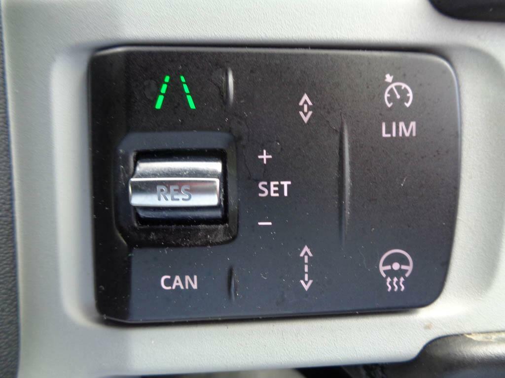 Land Rover Defender X-dynamic Hse White #19