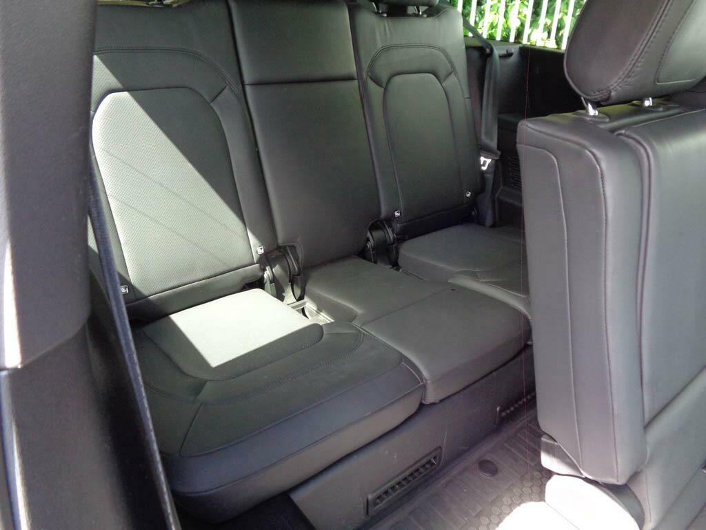 Land Rover Defender X-dynamic Hse White #11