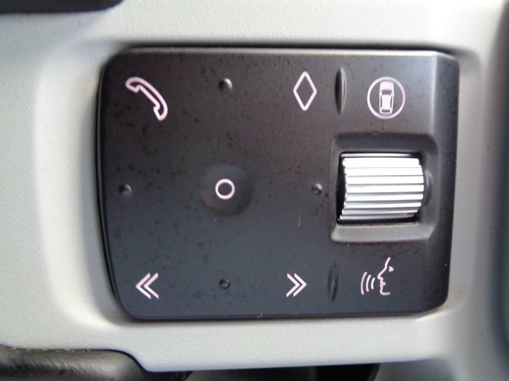 Land Rover Defender X-dynamic Hse White #18