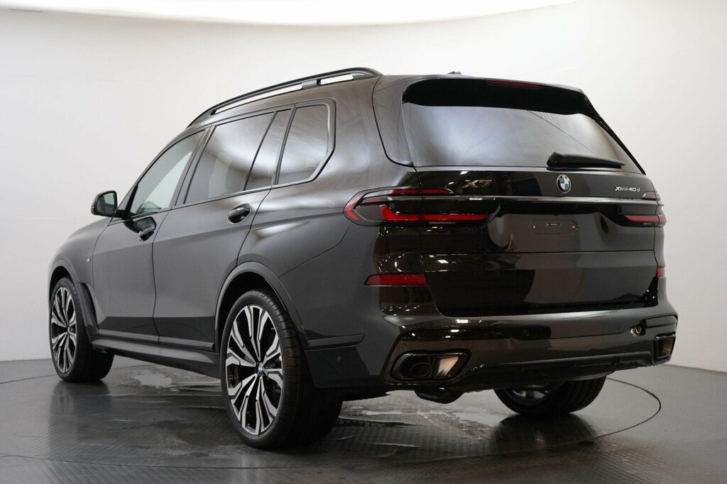 BMW i7 X7 Xdrive40d M Sport Black #3
