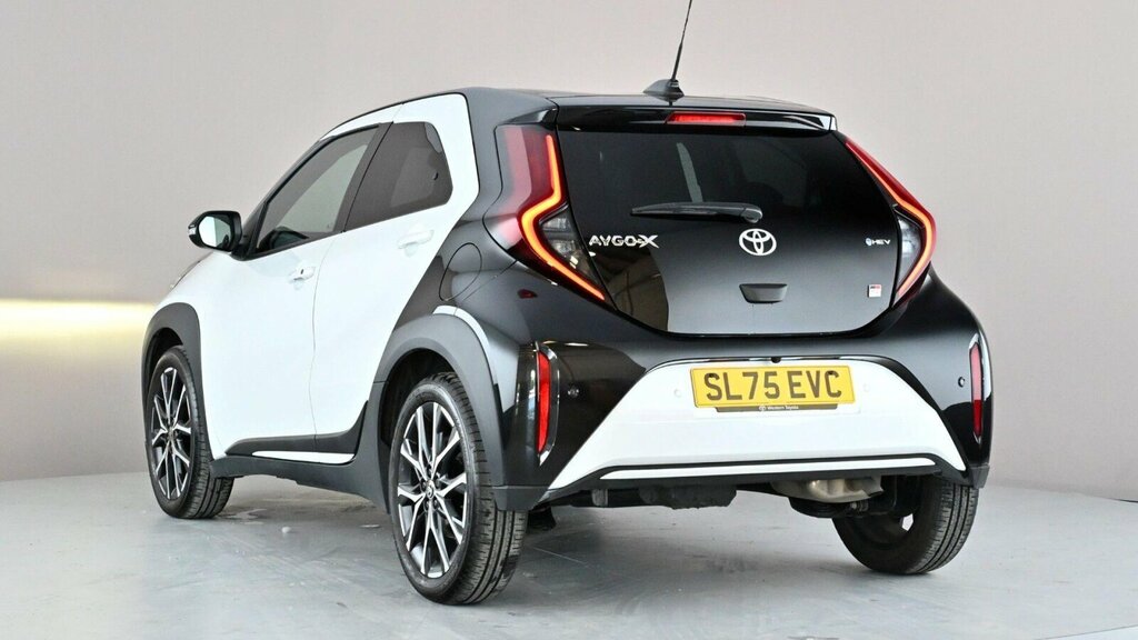 Toyota Aygo X 1.5H Gr Sport Cvt Euro 6 Ss SL75EVC White #3