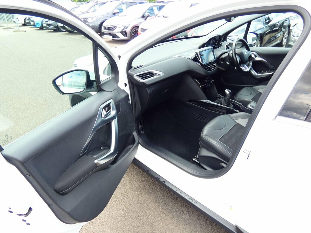 Peugeot 2008 1.2 Puretech Active Grey #33