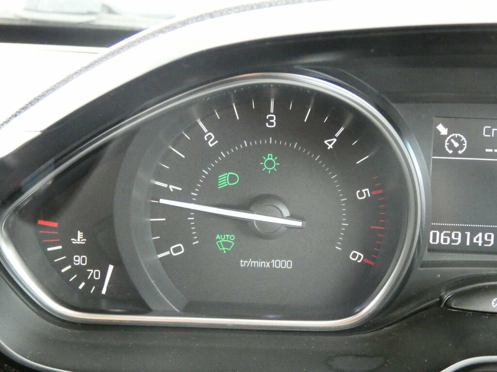 Peugeot 2008 1.2 Puretech Active Grey #41