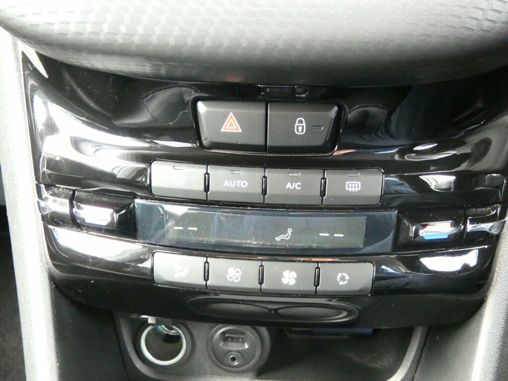 Peugeot 2008 1.2 Puretech Active Grey #15