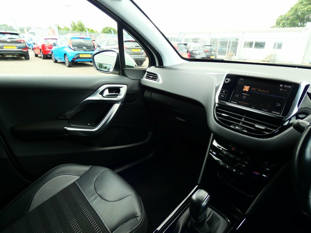 Peugeot 2008 1.2 Puretech Active Grey #9
