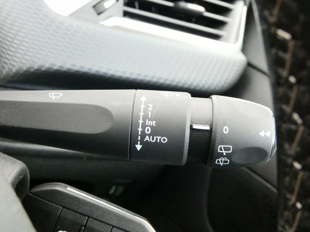 Peugeot 2008 1.2 Puretech Active Grey #30