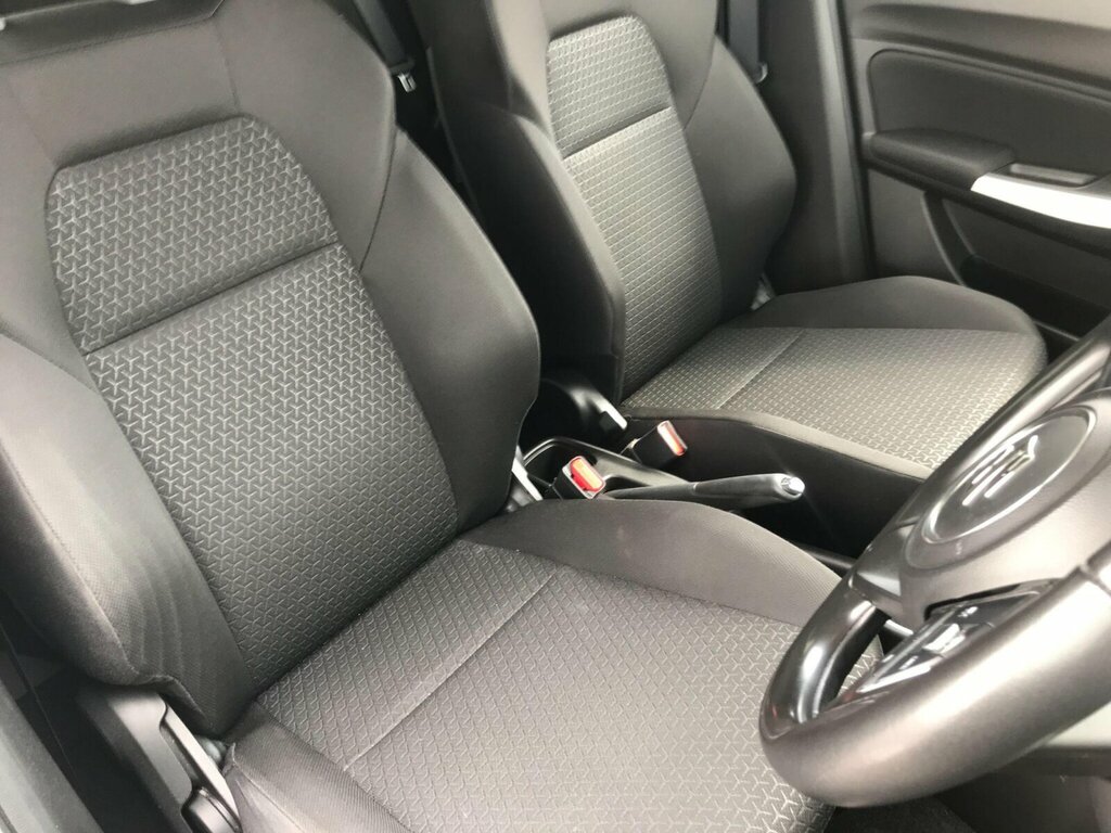 Suzuki Swift Sz-l Dualjet Mhev Red #22