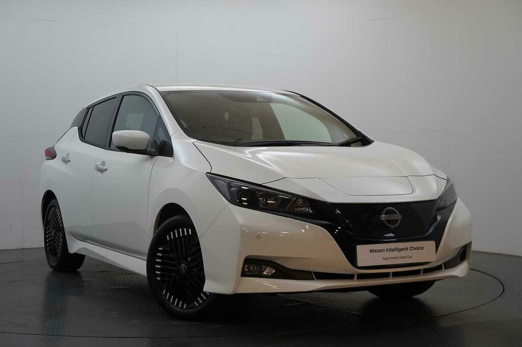 Nissan Leaf 39Kw Shiro Limited Edition With Nav And 360 C White