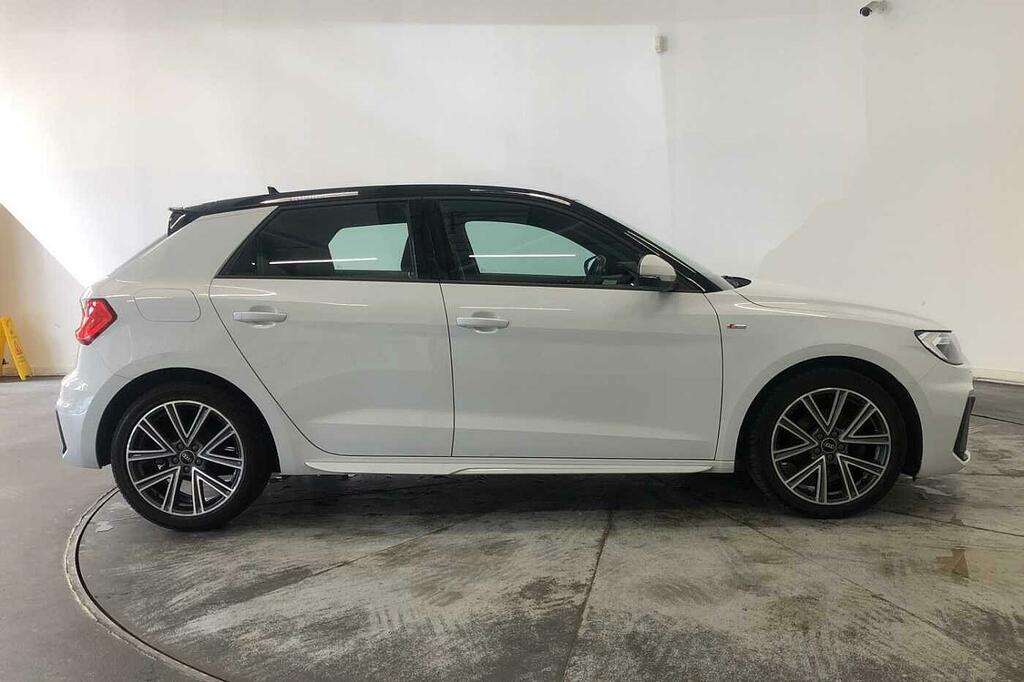 Audi A1 S Line 30 Tfsi 110 Ps 6-Speed HJ21NFL White #4