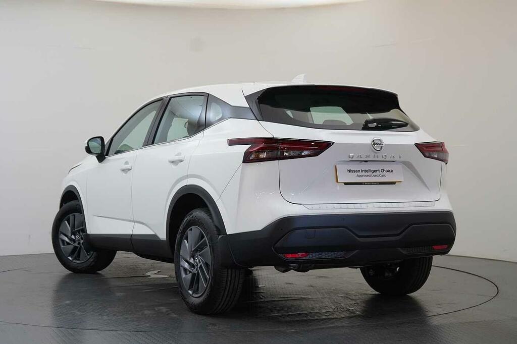 Nissan Qashqai 1.3 Dig-t Mh 158 Acenta Premium X-tronic With White #3