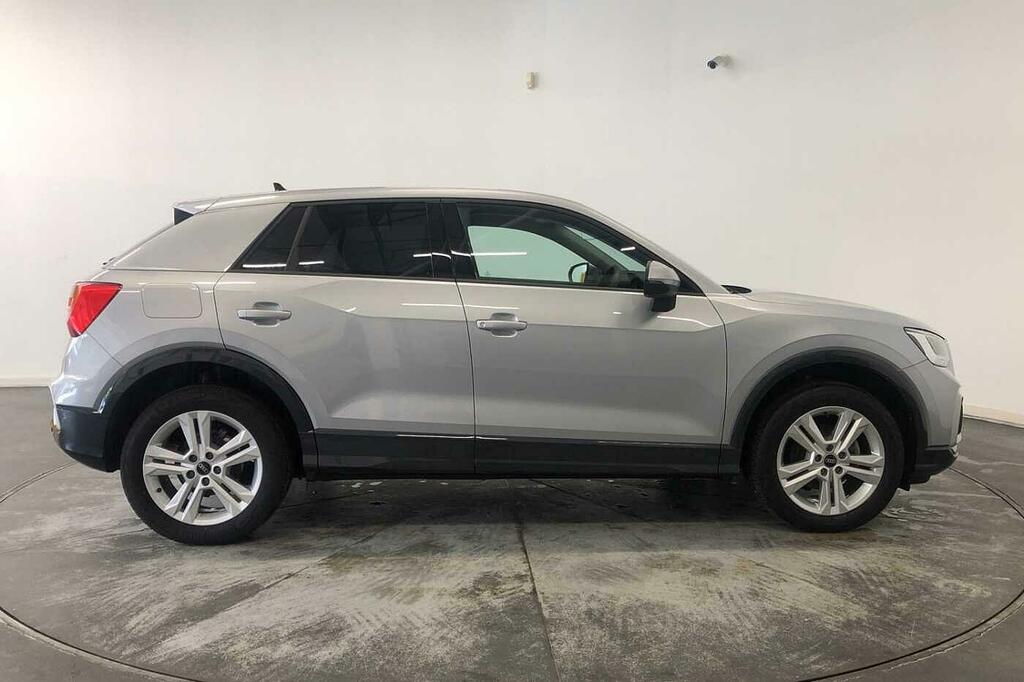 Audi Q2 Sport 35 Tfsi 150 Ps 6-Speed Silver #4