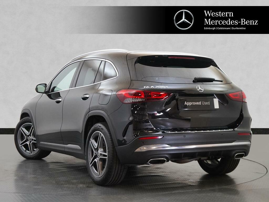 Mercedes-Benz GLA Class Gla 200 D Amg Line Premium Black #2