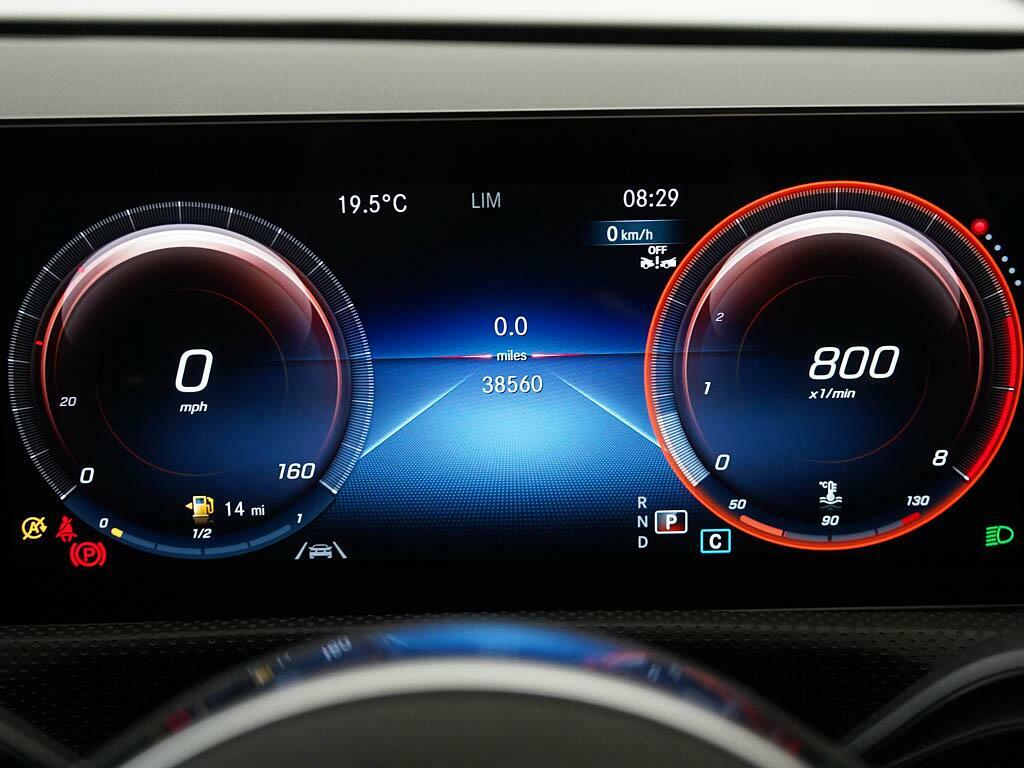 Mercedes-Benz CLA Class Cla 200 Amg Line Premium White #4