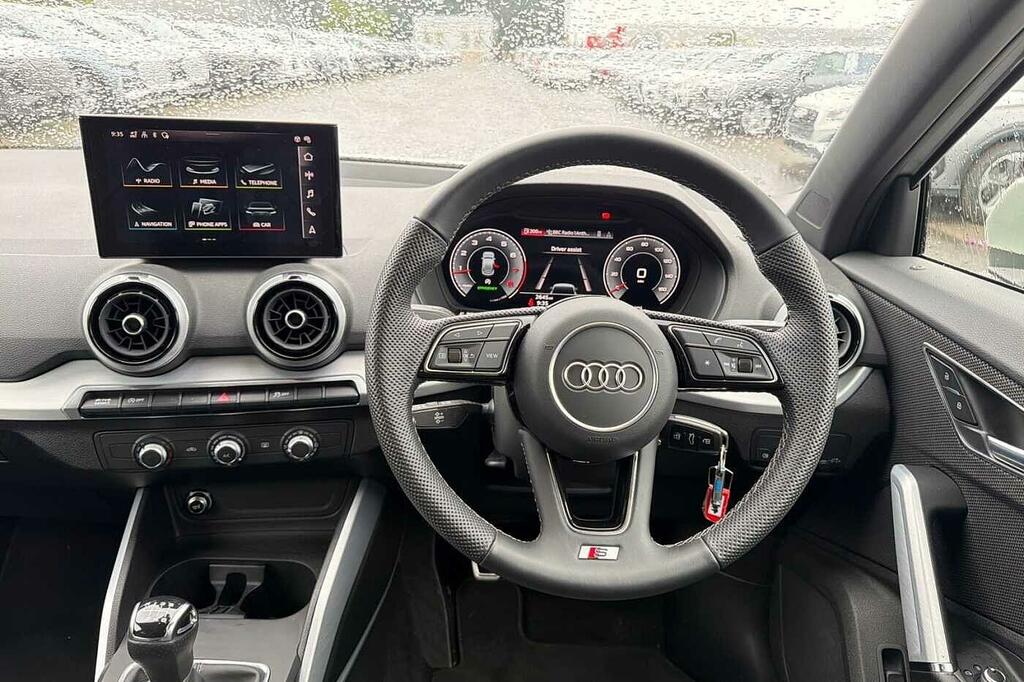 Audi Q2 35 Tfsi Black Edition S Tronic Tech Black #22