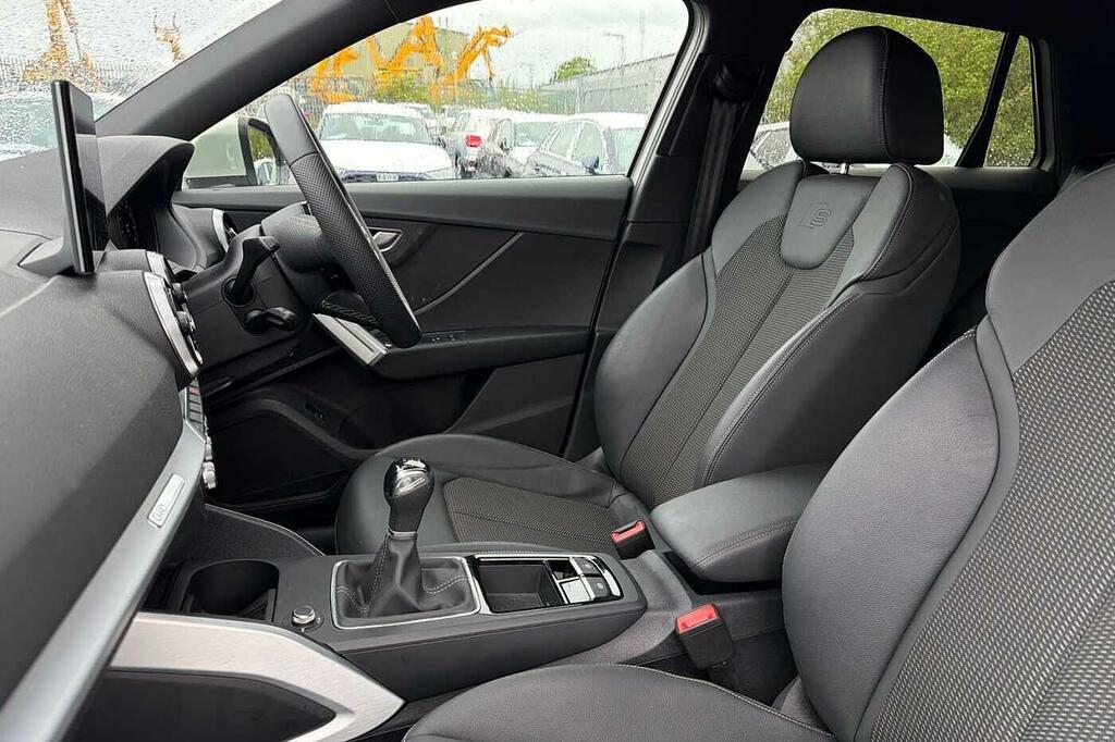 Audi Q2 35 Tfsi Black Edition S Tronic Tech Black #10