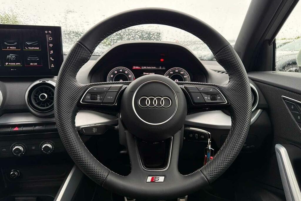 Audi Q2 35 Tfsi Black Edition S Tronic Tech Black #38