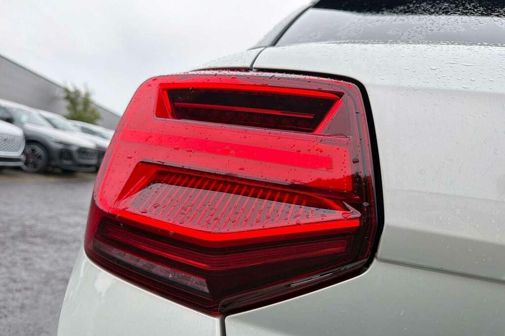 Audi Q2 35 Tfsi Black Edition S Tronic Tech Black #15