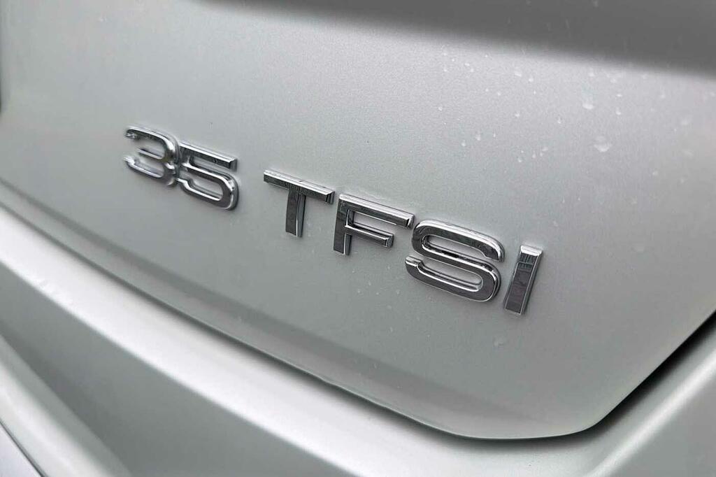 Audi Q2 35 Tfsi Black Edition S Tronic Tech Black #14