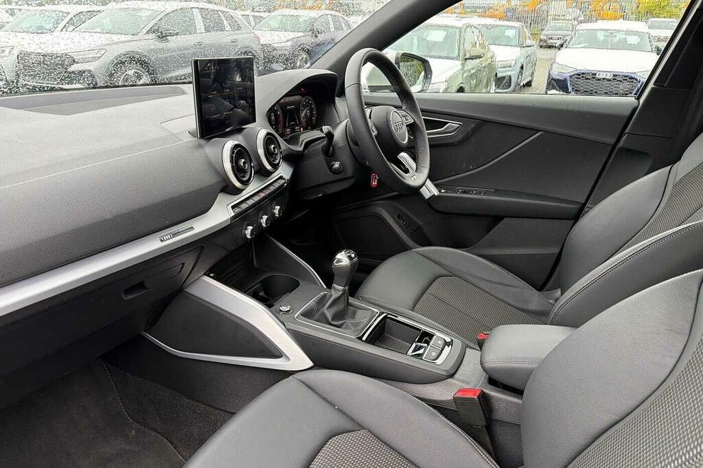 Audi Q2 S Line 35 Tfsi 150 Ps 6-Speed Silver #2