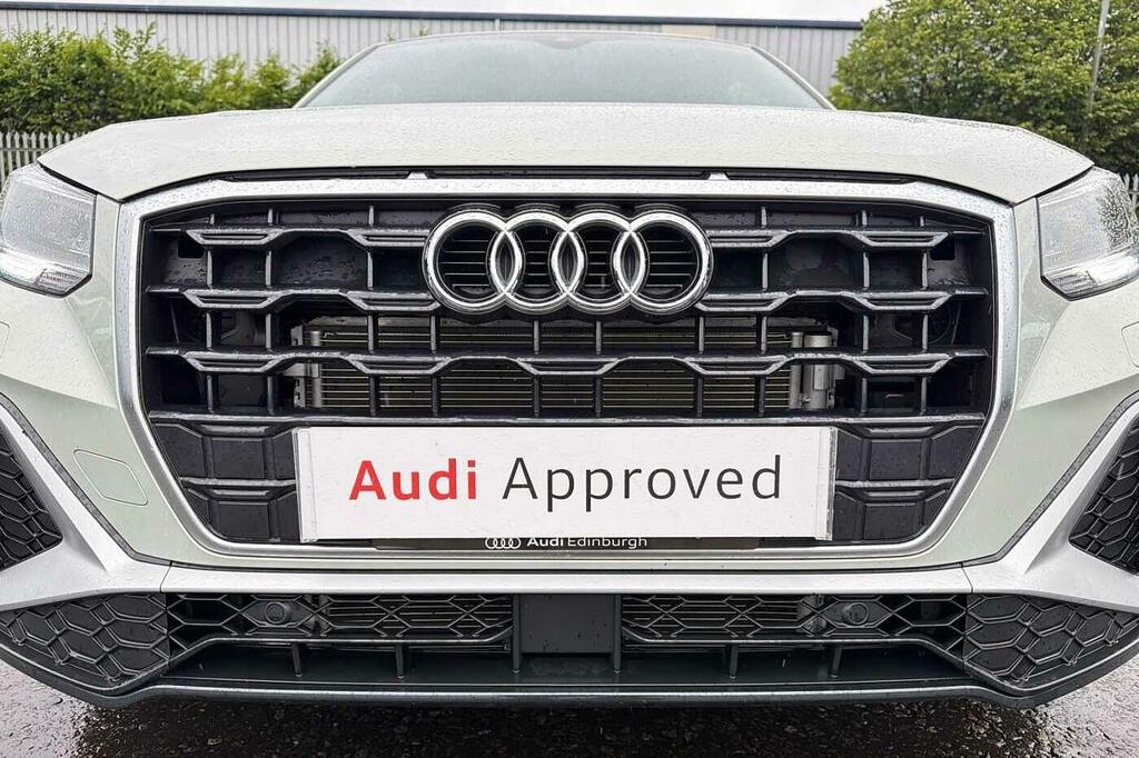 Audi Q2 35 Tfsi Black Edition S Tronic Tech Black #18