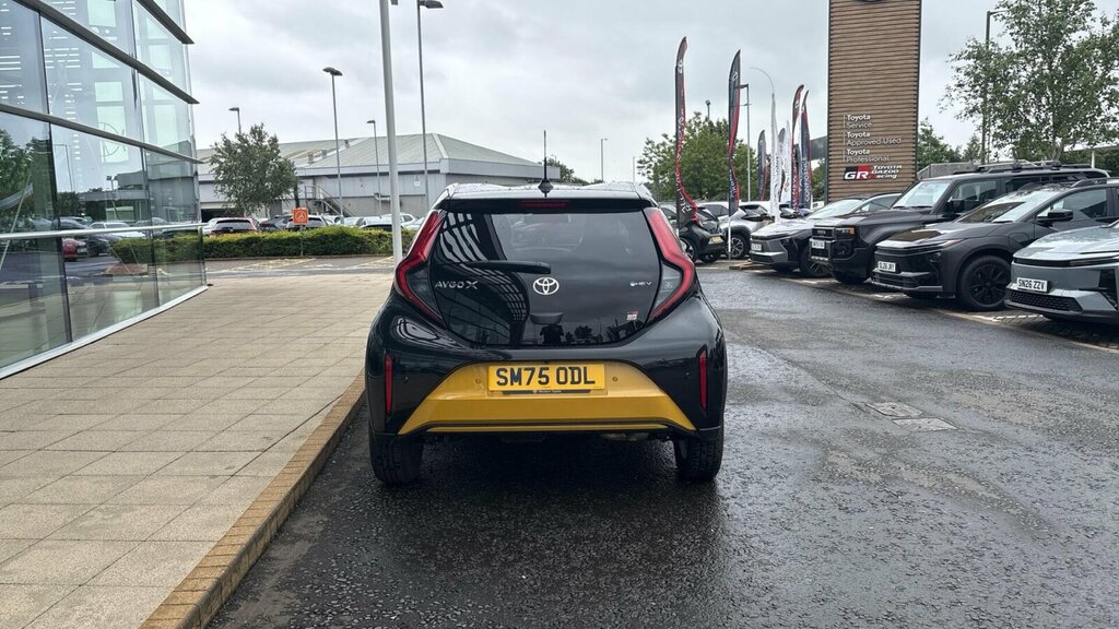 Toyota Aygo X 1.5H Gr Sport Cvt Euro 6 Ss Yellow #6