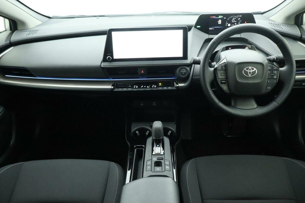 Toyota Prius 2.0 13.6Kwh Design Hatchback Plug-in Hy Silver #6
