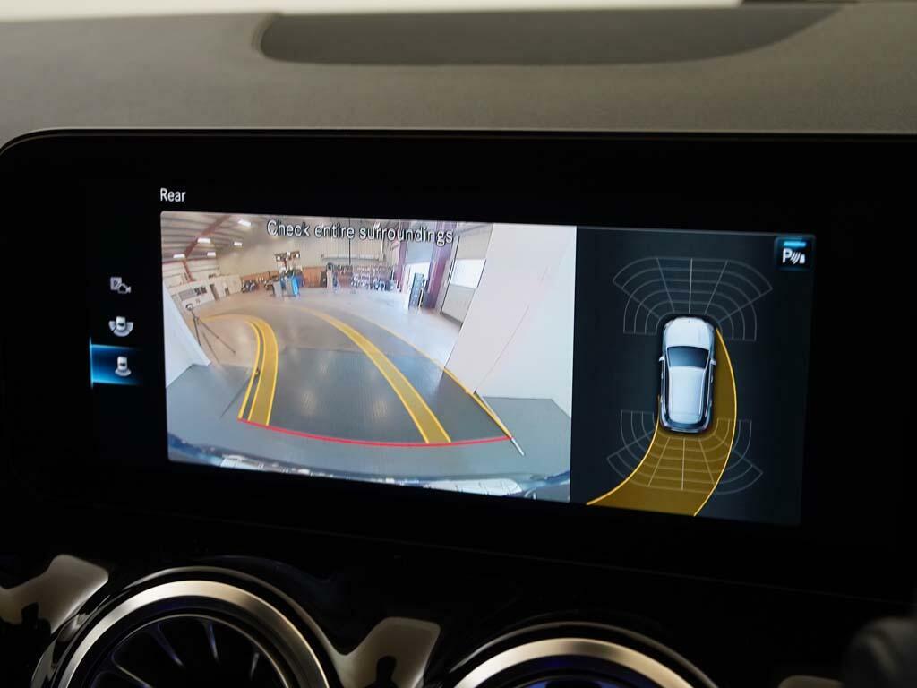 Mercedes-Benz GLA Class Amg Line White #21