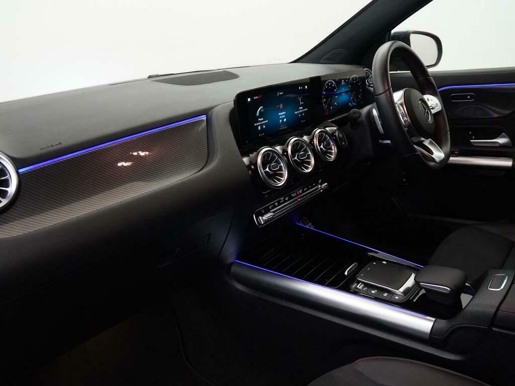 Mercedes-Benz GLA Class Gla 200 Amg Line Executive Blue #3