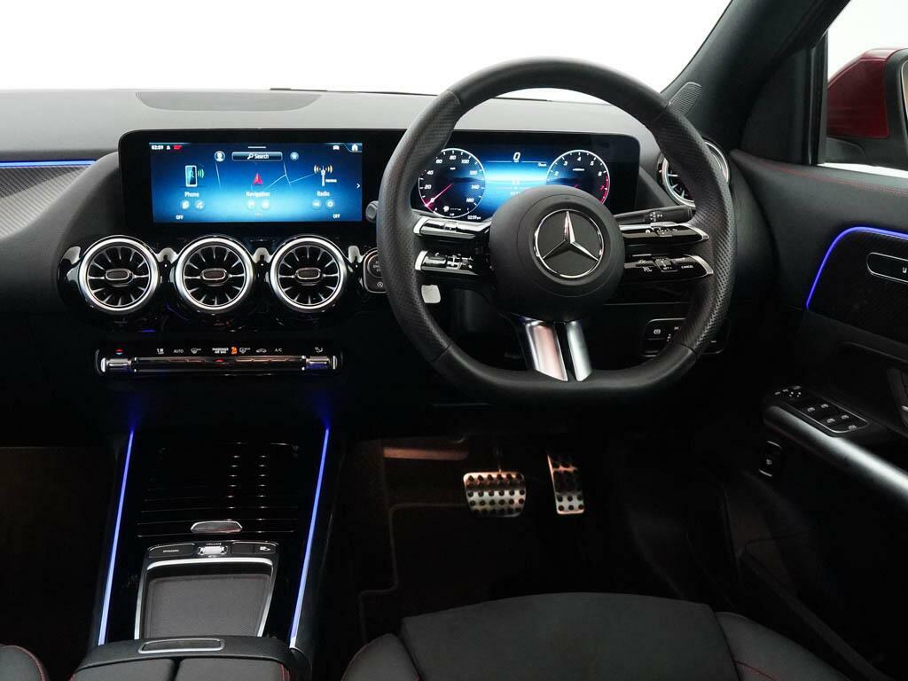 Mercedes-Benz GLA Class Gla 200 Amg Line Executive Red #5