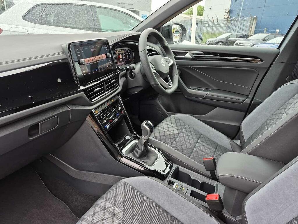 Volkswagen T-Roc Black Edition Plus 1.5 Tsi 150Ps 6-Speed 5 Silver #2