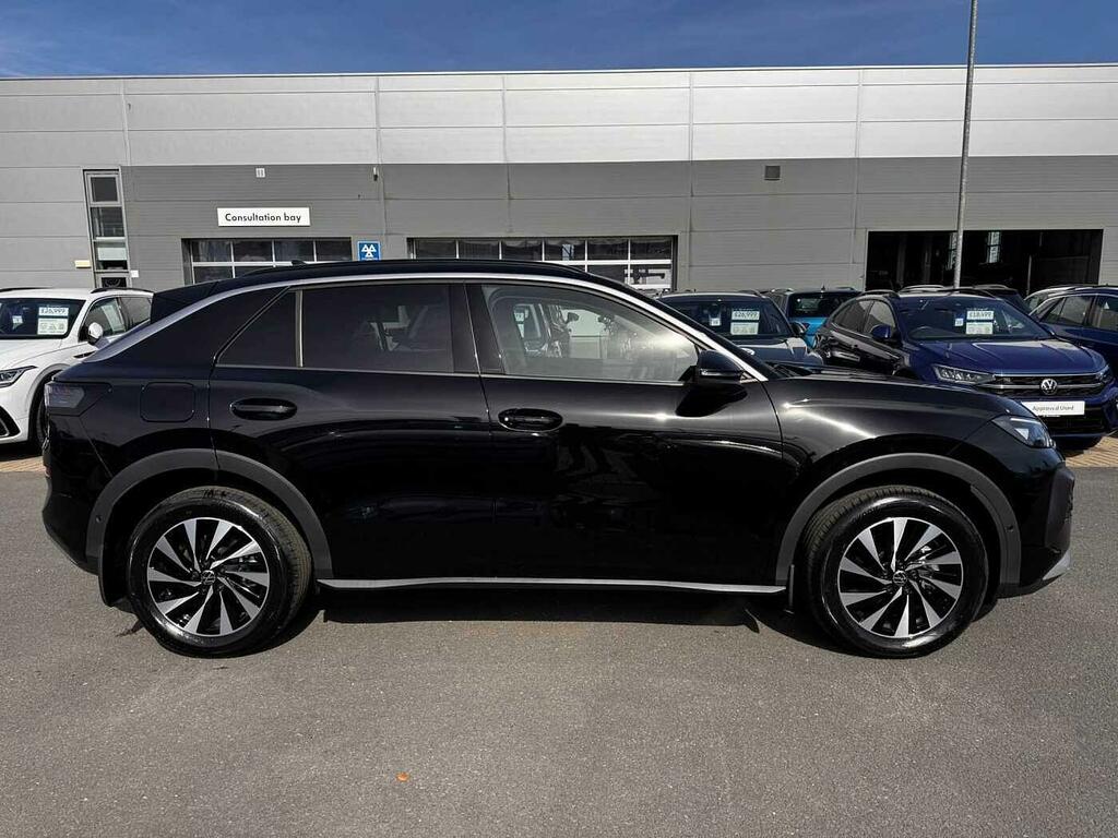 Volkswagen T-Roc 1.5 Etsi 150 Life Dsg Black #4