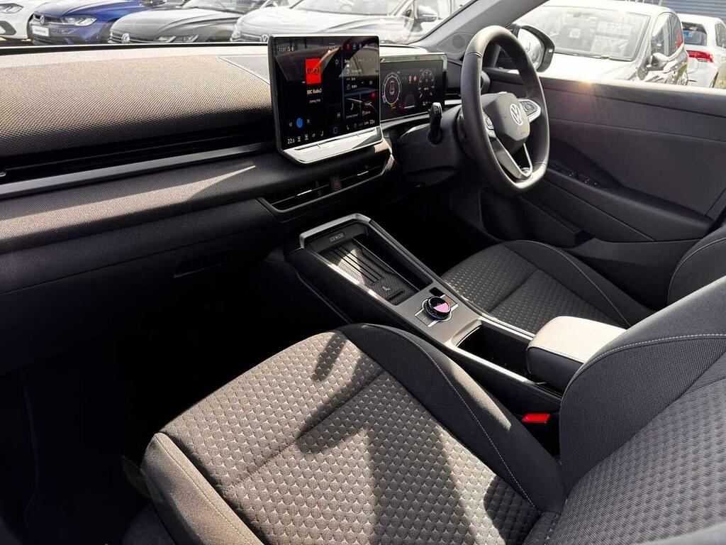 Volkswagen T-Roc 1.5 Etsi 150 Life Dsg Black #2